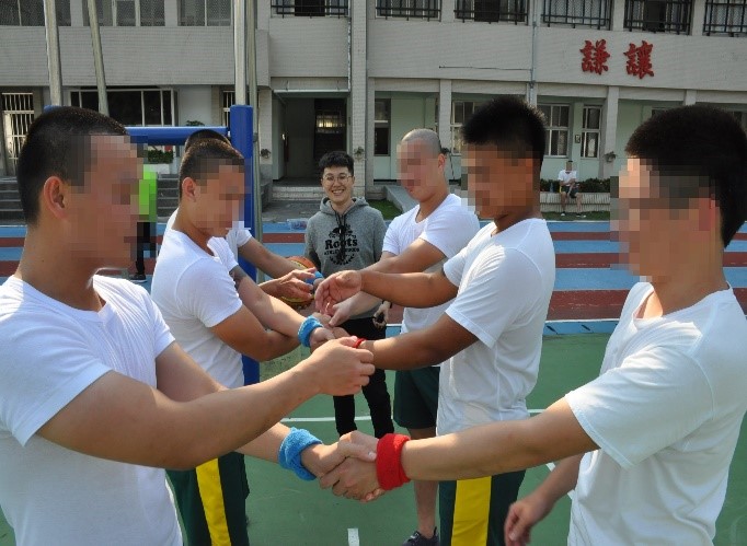 The battle of gentlemen - handshake after the game