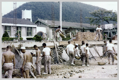 65年收容學生做勞動服務