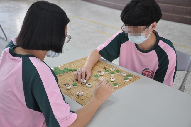 比賽專注神情