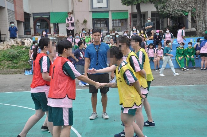 賽前君子之握