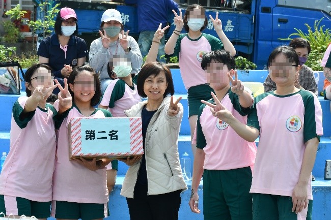 林家如校長親臨會場為學生加油與頒獎