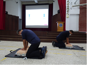 Peer exercises supplemented with CPR training programs