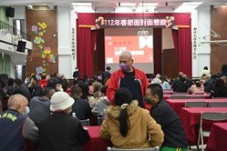 秘書慰問同學