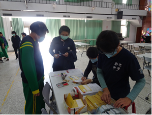 人員核對及體溫量測.jpg
