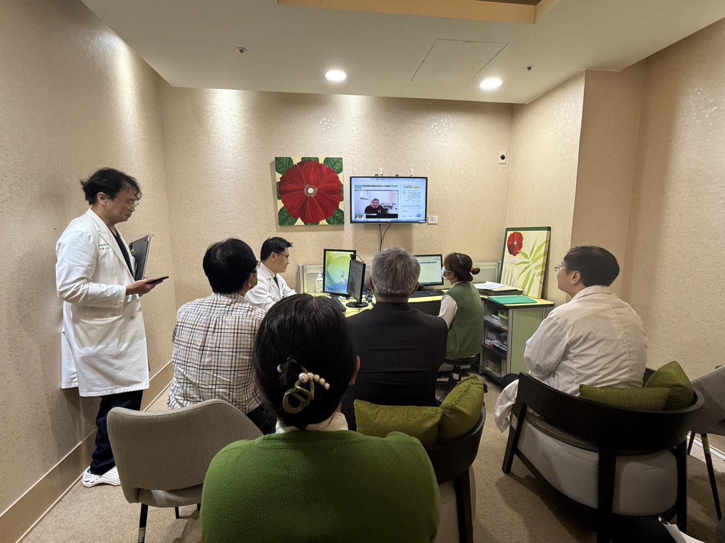 醫院醫師診治現場