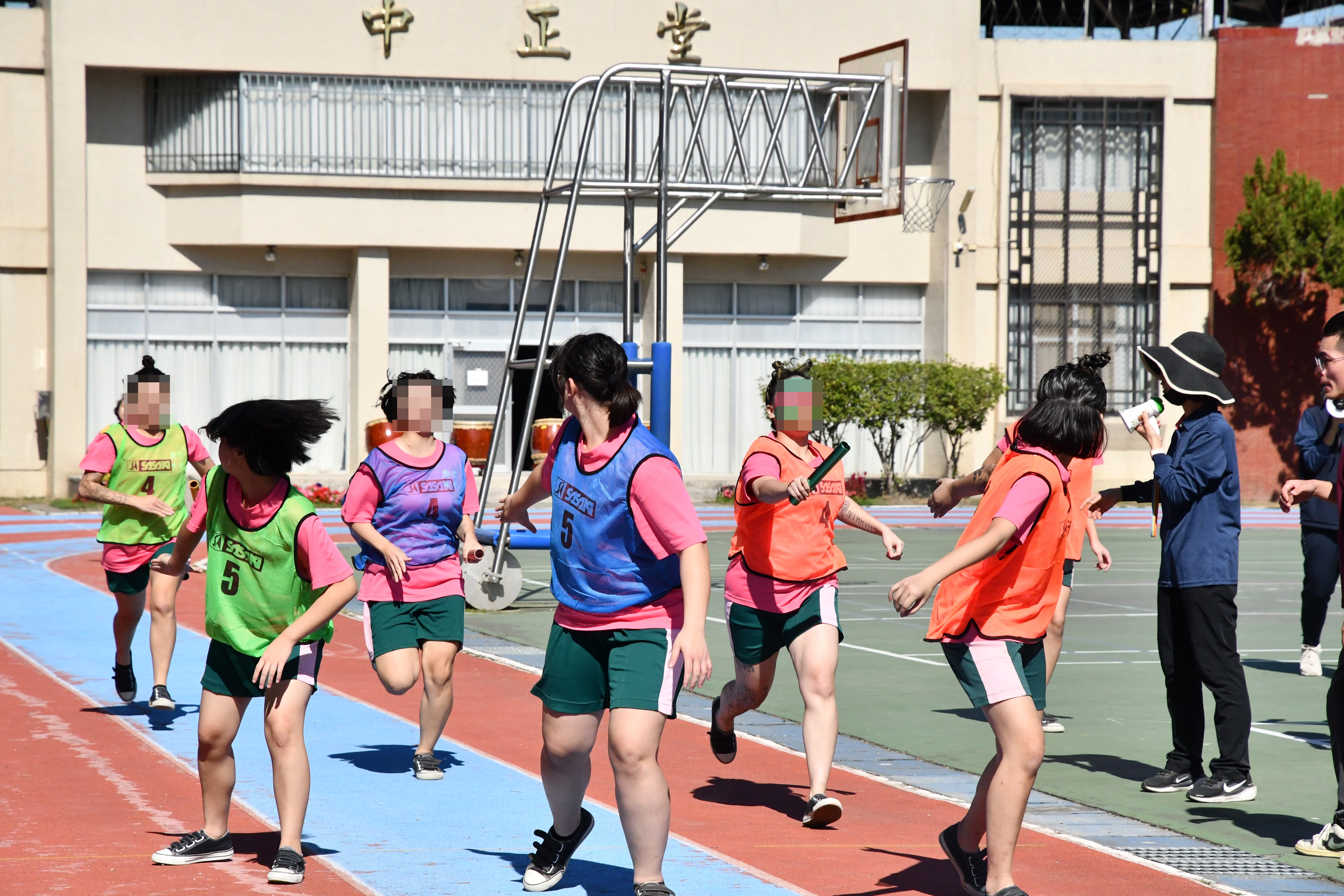 女1600公尺大隊接力賽