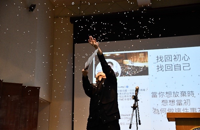 希望善念雪花飄揚温暖每個人的心