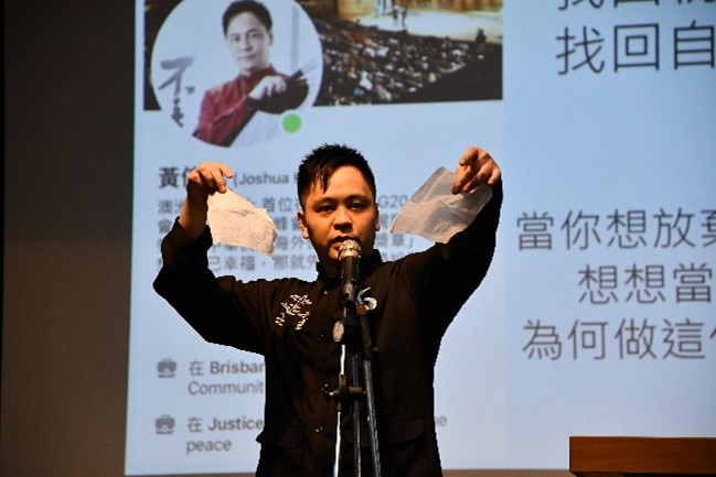 魔術教學拉近與學生距離