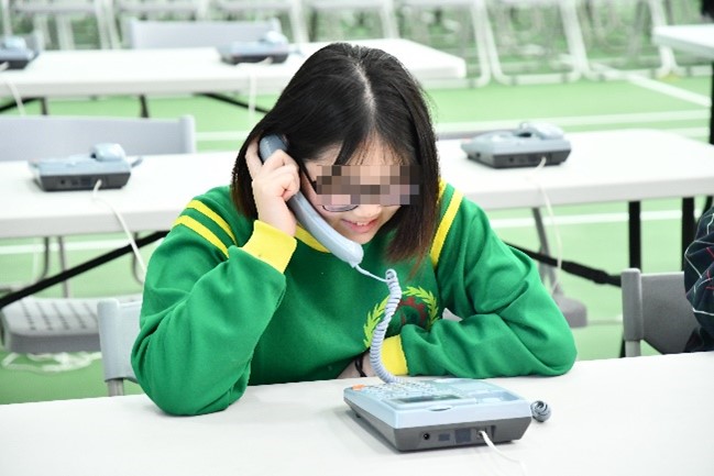 開心向家人報平安