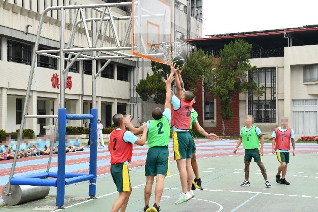 Cheers continued from the sidelines